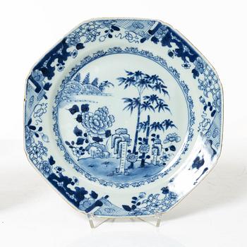 A group of seven Chinese blue and white porcelain plates and five dessert dishes, Qing dynasty, Qianlong (1736-95).
