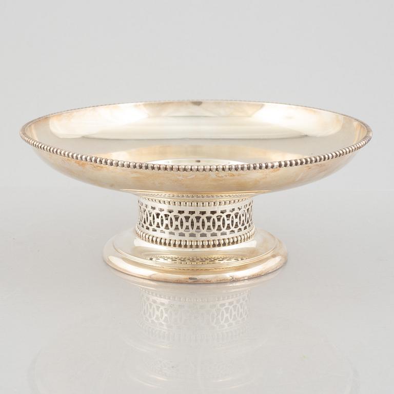 A silver bowl, Swedish import marks of Axel Larson, Helsingborg 1914.