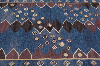 Barbro Nilsson, MATTO, "Snäckorna", flat weave, ca 222 x 140,5-142,5 cm, signed AB MMF BN.