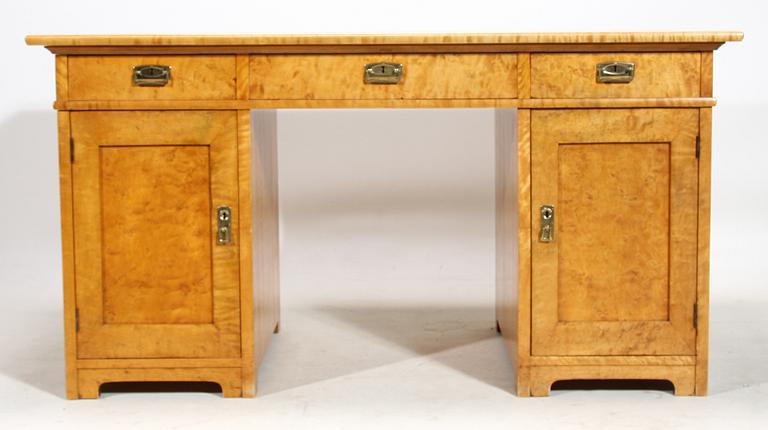 SKRIVBORD. 3 delat. 1900-tal.