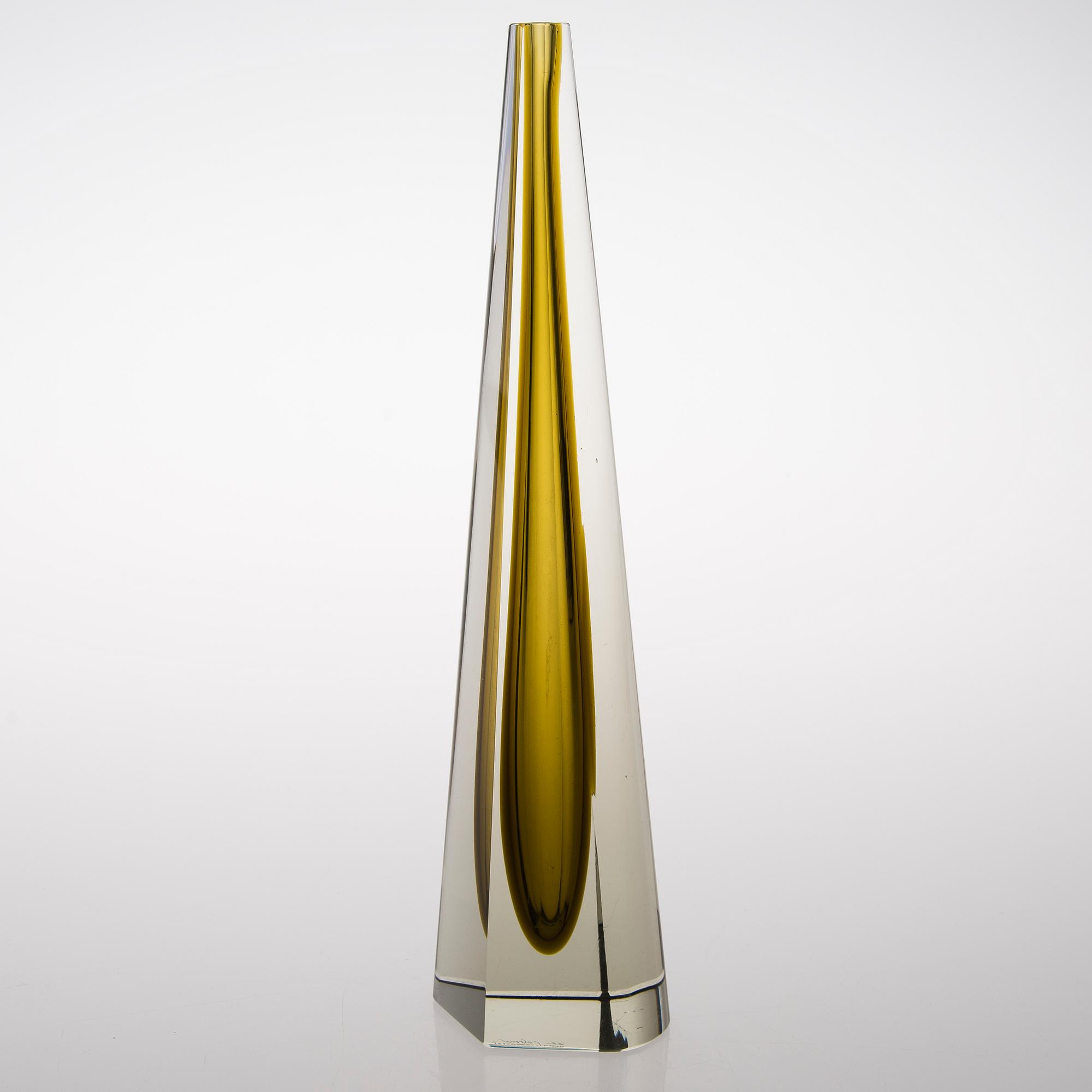 An 'Obelisk' glass sculpture signed K. Franck, Nuutajärvi Notsjö -62.