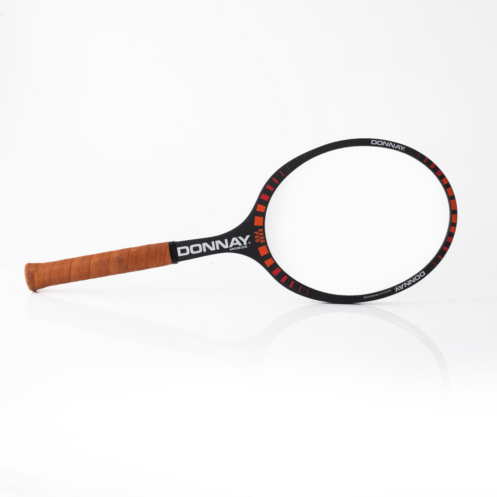 Tennisracket. Signerad Björn Borg. Speciellt framtaget midsized Borg Pro test racket, Graphite-förstärkt.