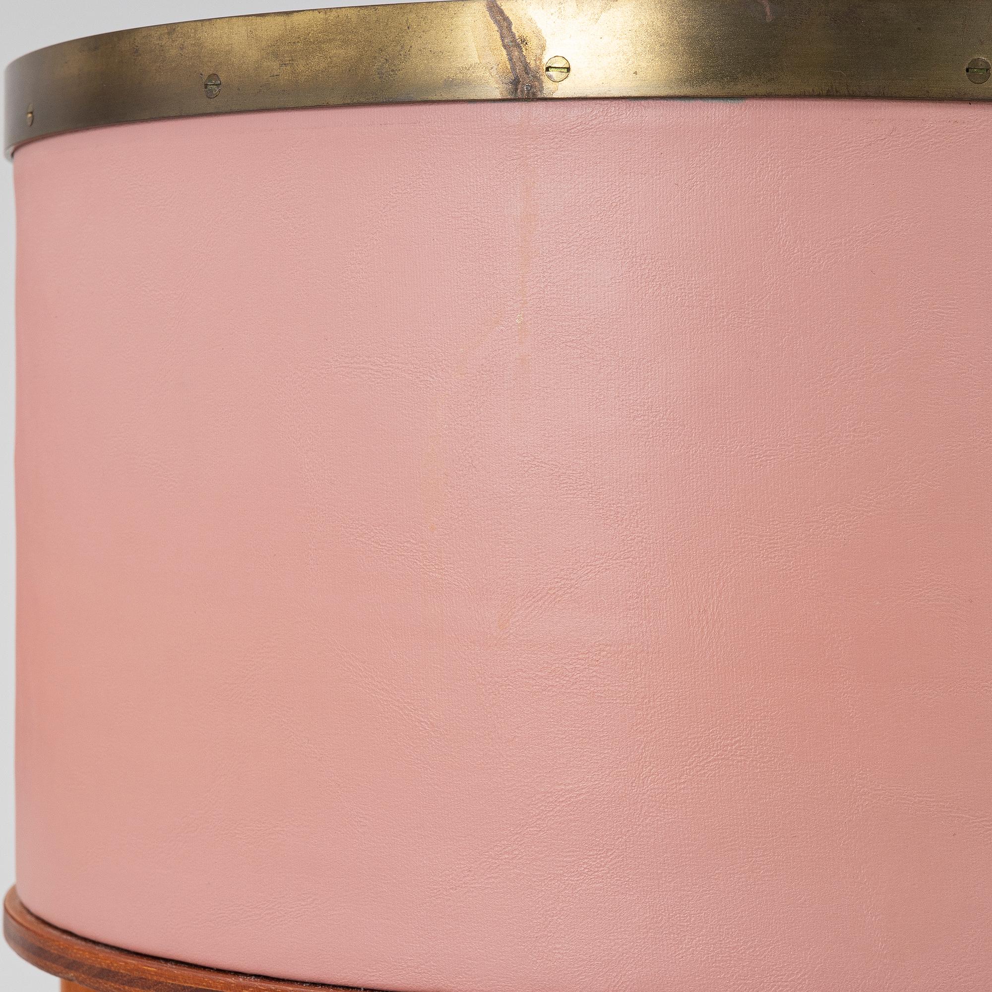 A pair of bedside tables, a pair, Halvdan Petterssons Möbelfabrik, Tibro, mid-20th century.