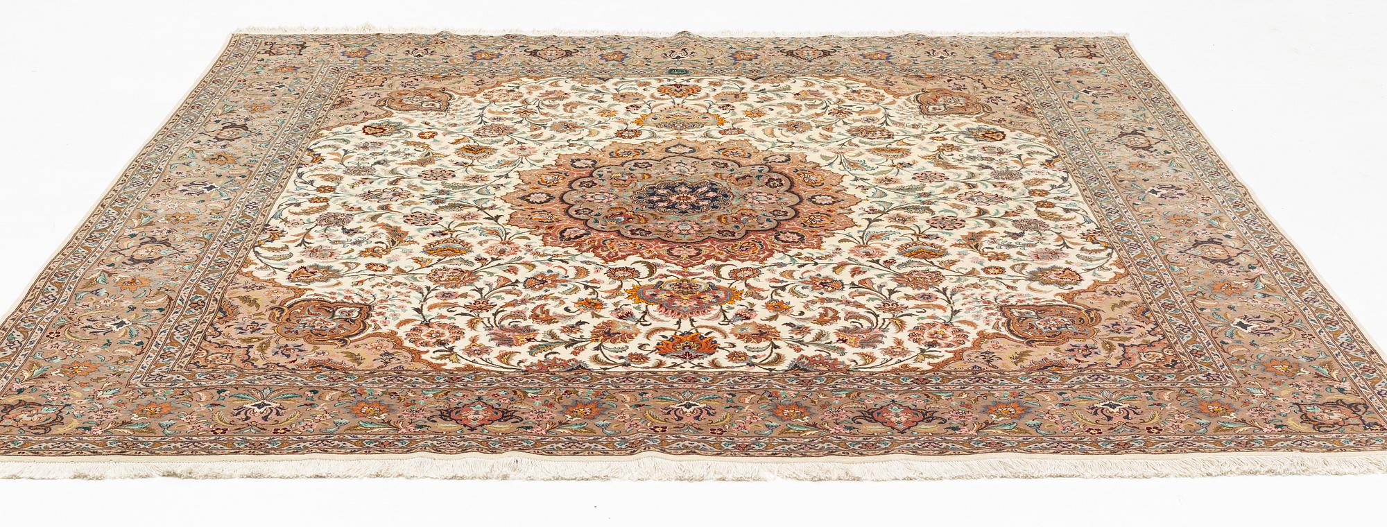 Matta, Täbriz, part silk, 248 x 248 cm.