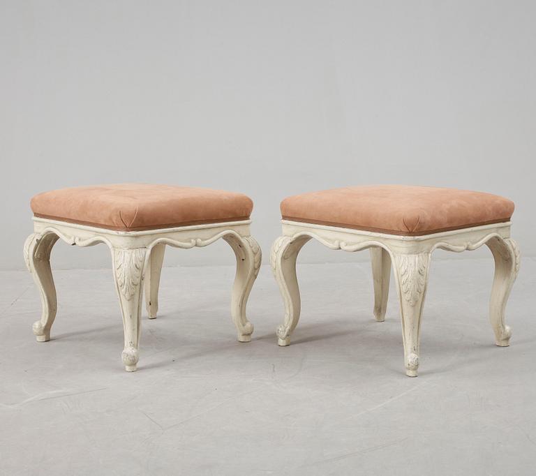 TABURETTER, ett par, rokokostil, 1800-tal.