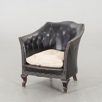 An Art Deco easy chair.