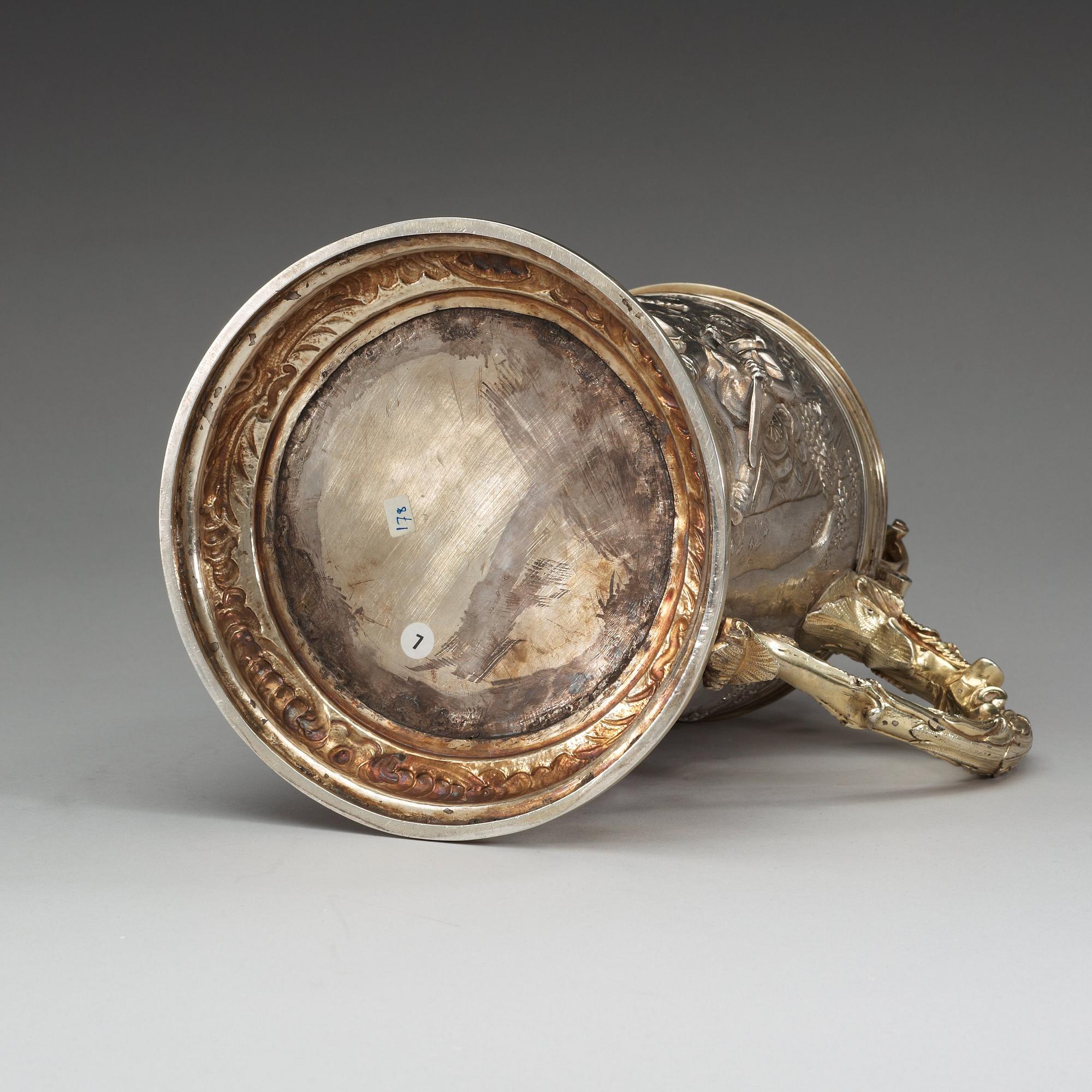 An English 19th century parcel-gilt tankard, marks of London 1817.