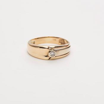 RING, 14K guld, briljantslipad diamant, ca 0,08 ct.