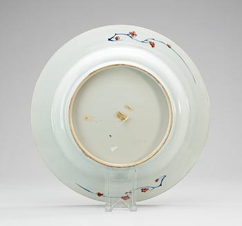 An Imari charger, Qing dynasty, Kangxi (1662-1722).