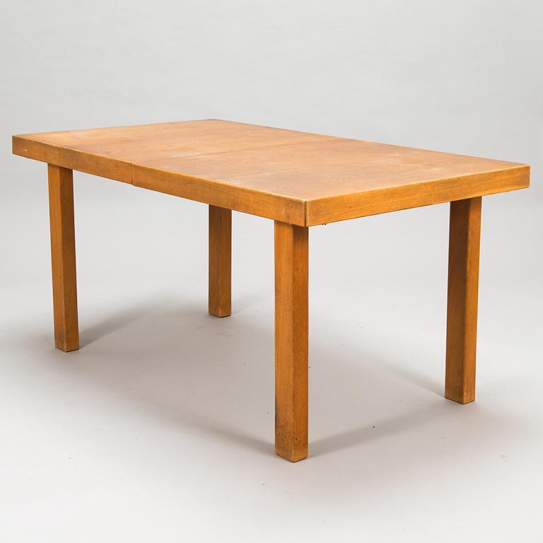 Carl Gustaf Hiort af Ornäs, Extending dinner table, "Näyttely Junior", Huonekalu M. Nupponen Oy. Design year 1955.