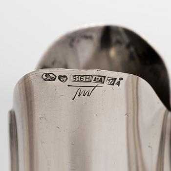 Tapio Wirkkala, Maljakoita, 3 kpl, TW 36, hopeaa, Kultakeskus, Hämeenlinna 1965, 1970 ja 1979.