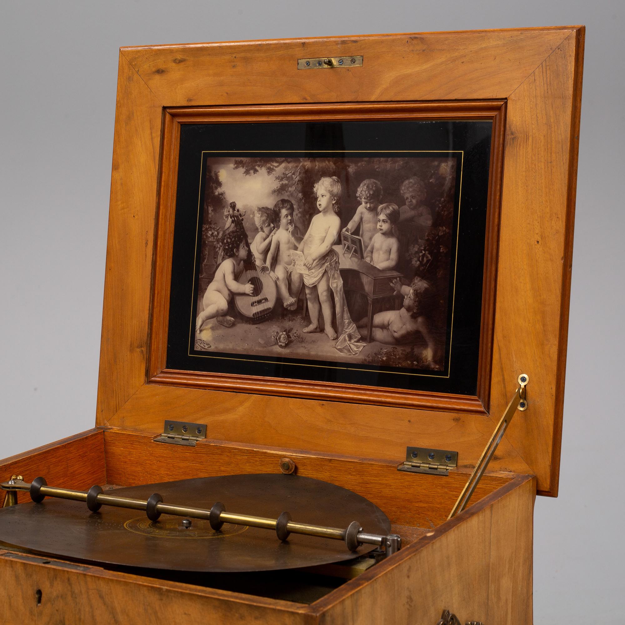 A German Polyphon, circa 1900.