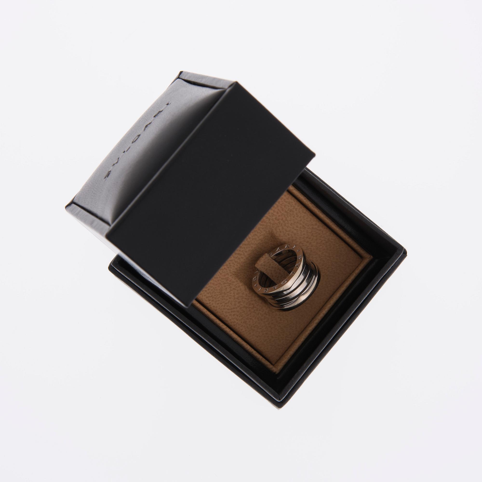 RING, 18K vitguld, "B.Zero1", Bulgari. Vikt ca 11,7 g.