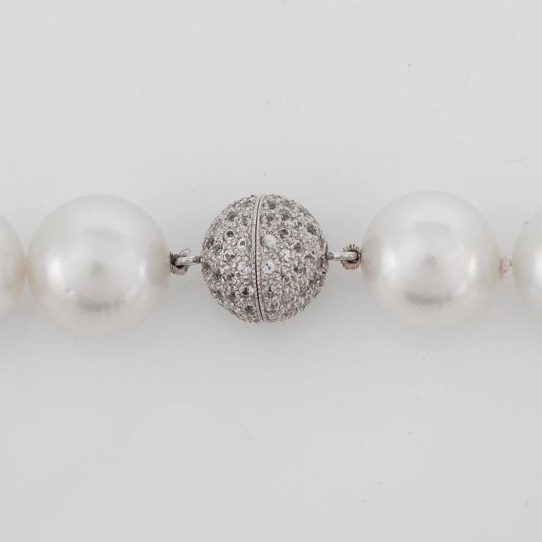 A South Sea pearl and diamond necklace, 14-16.8 mm.