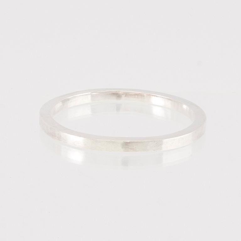 Elon Arenhill, armringar 2 st silver, Malmö 1964 och 1991.