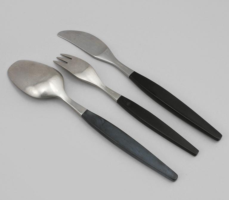 BESTICKSERVIS, ca 38 delar, rostfritt stål och bakelit, "Focus De lux", Folke Arström, Gense, 1900-talets mitt.