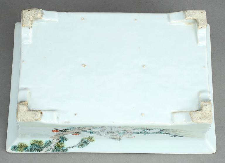 BLOMSTERFAT / SKÅL, porslin, Kina, 1800-tal.