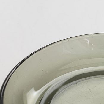 Saara Hopea, plates 11 pcs, model 5277, Nuutajärvi Notsjö. Designed in 1958.