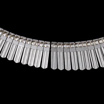 COLLIER, 18k vitguld, importstämplat, 1900-talets tredje kvartal. Vikt 46 g.