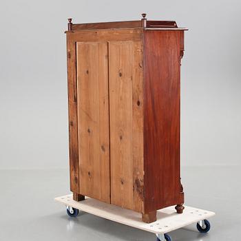SKÅP/SKÄNK, nyrokoko, 1800-talets andra hälft.