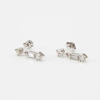 Risivi Lab, "frecce/arrows" earrings, 18K white gold with baguette-cut and round brilliant-cut diamonds, Rome, Italy.