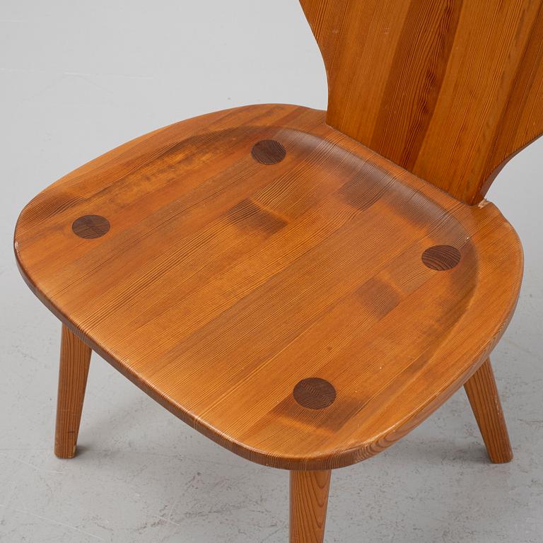 Carl Malmsten, a 5-piece pine furniture suite, Svensk Fur, mid 20th Century.