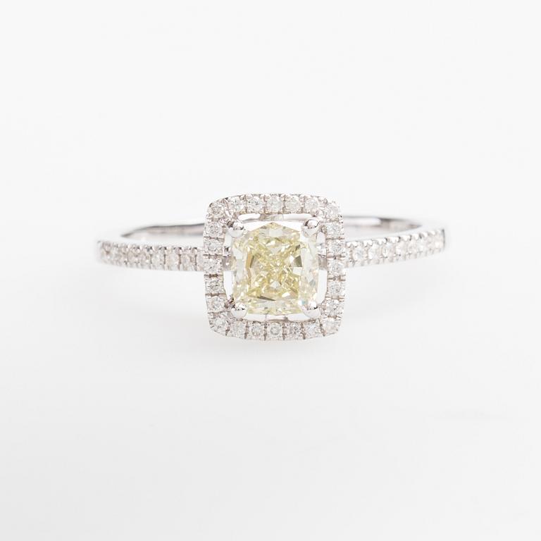 RING, 14K vitguld med fasettslipad gul diamant ca 0.70 ct.