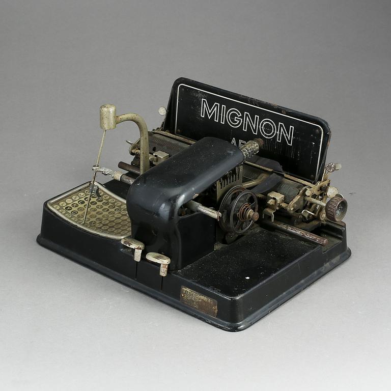 SKRIVMASKIN. Mignon, AEG, 1900-talets början.