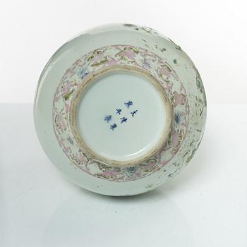 Vas, porslin, Kina, 1800-/1900-tal.