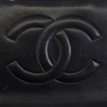 VÄSKA, "Timeless Classic Maxi Flap", Chanel.