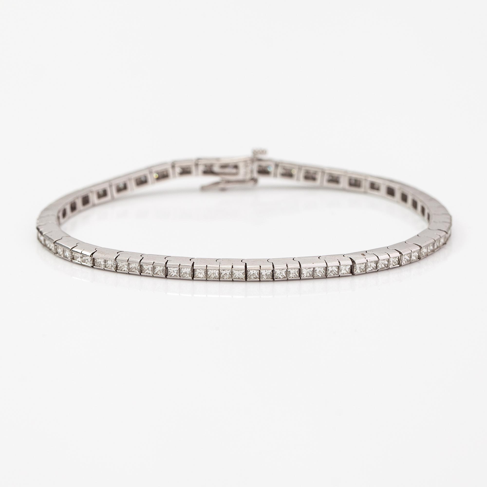 Armband, 14K votguld,  princesslipade diamanter ca 4.37 ct tot enligt certifikat.