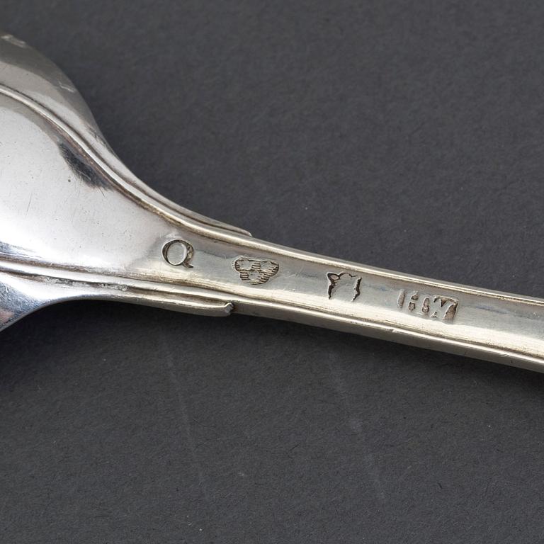 A lot of 12 silver spoons, hallmarks from Sweden, Germany and England, 18/19th century.