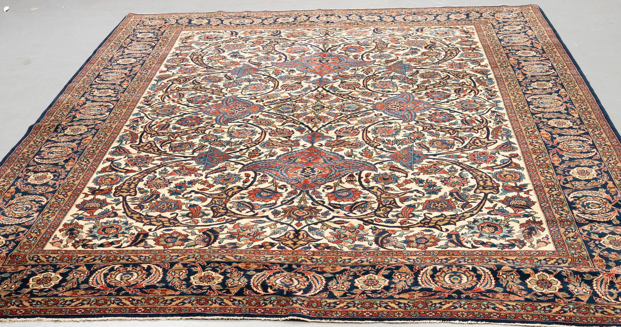 Matta, semiantik Keshan, s.k. Dabri, ca 349 x 269 cm.