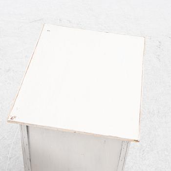 Bedside tables/chests of drawers, a pair, contemporary.