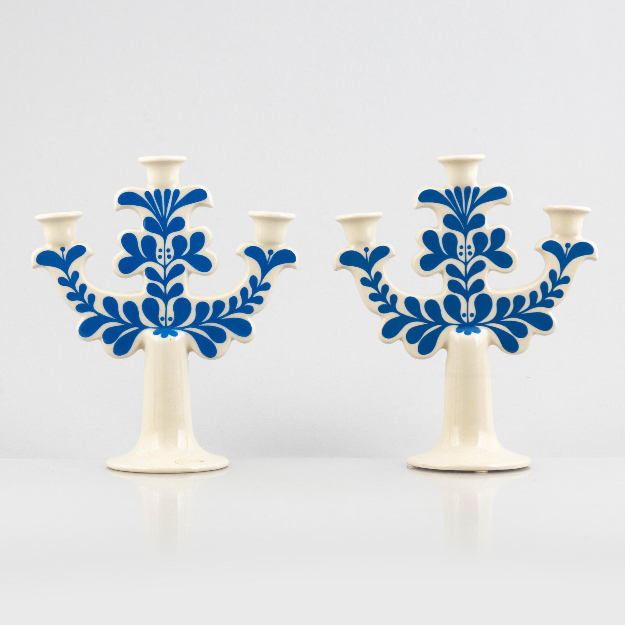 Lisa Larson, ljusstakar, 6 st, ljuslykta samt salt- och pepparströare, stengods och majolika, bl.a. Höganäs.