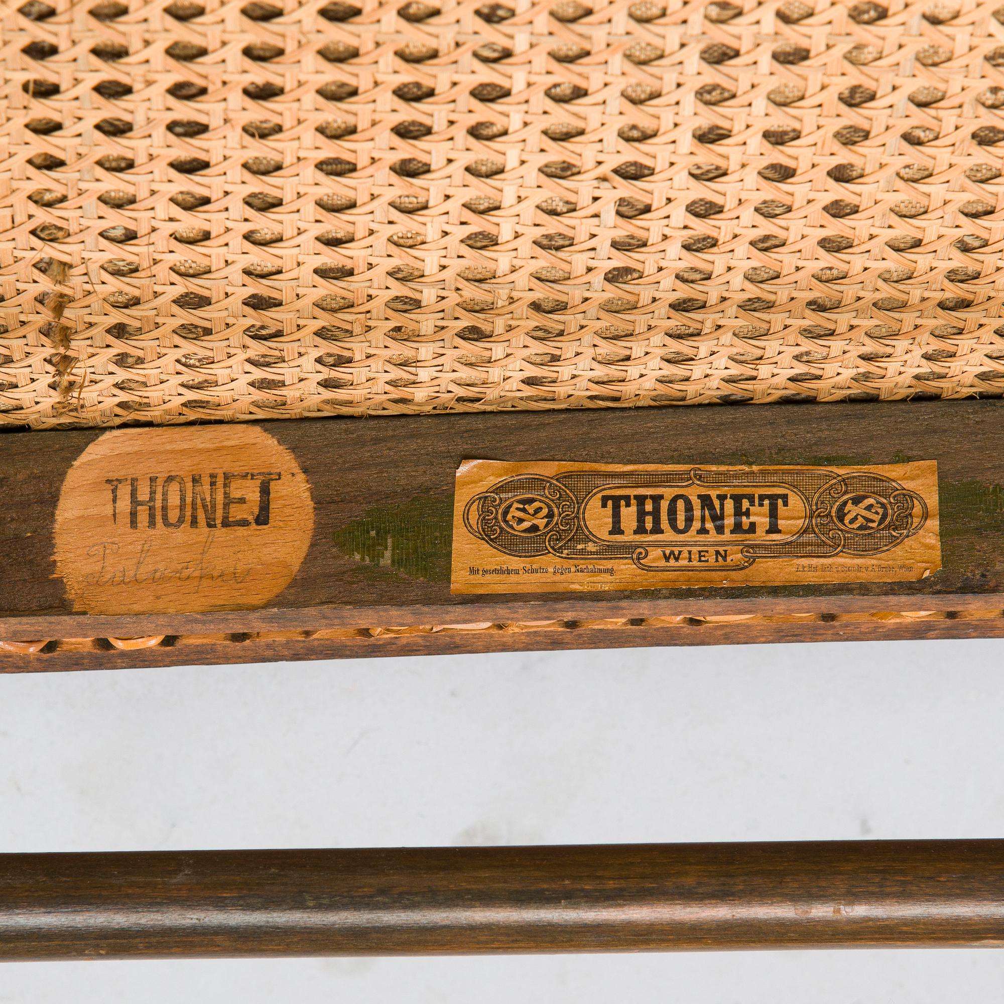 Thonet, 6 stolar, karmstol och soffa, Österrike, 1900-talets början.