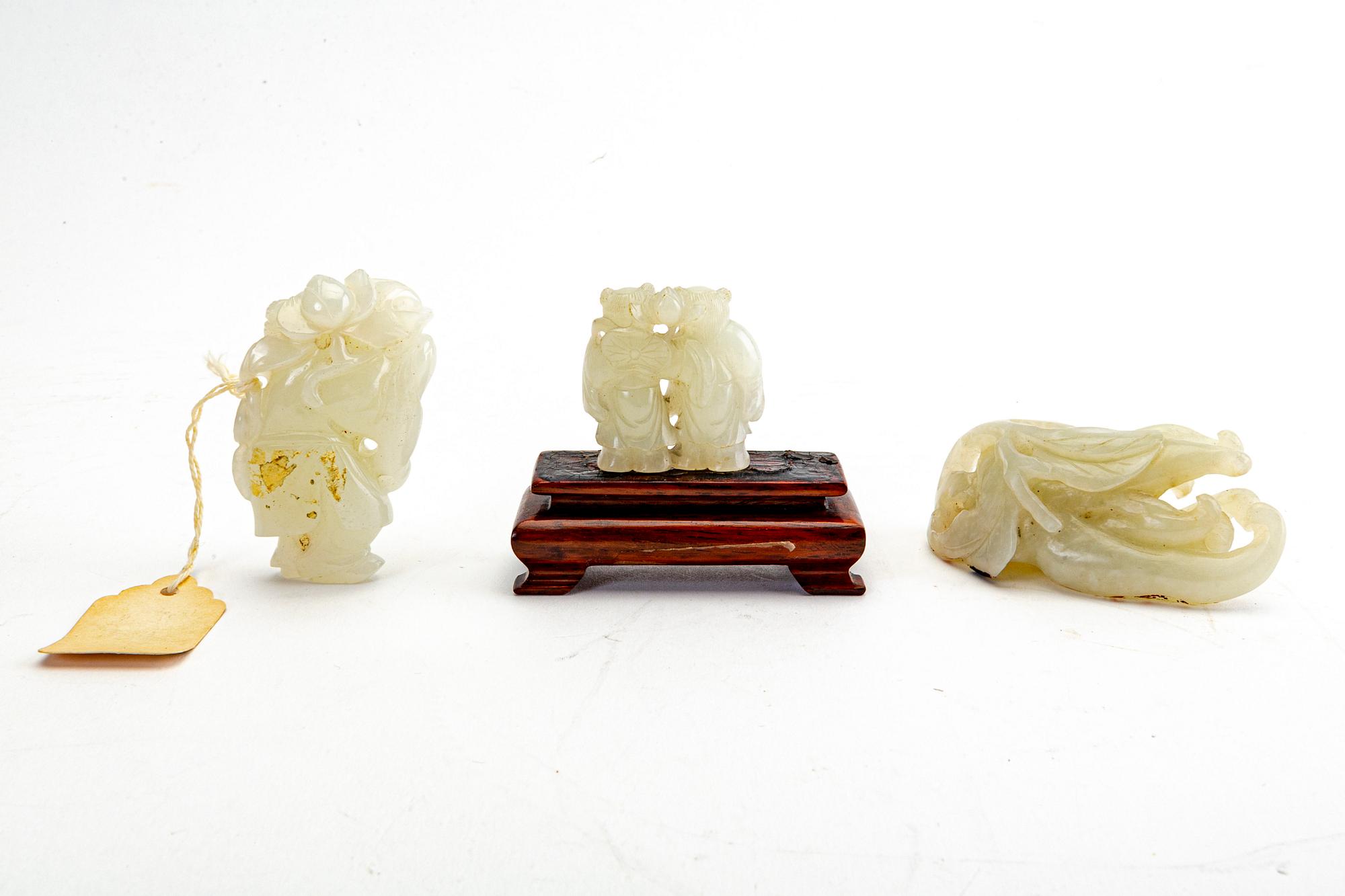 A set of three Chinese nefrit figurines 20th century.