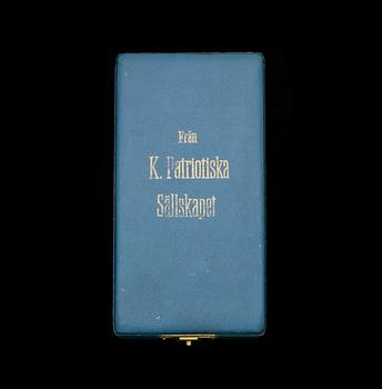 MEDALJ, silver. Gustav V. 1947. Vikt ca 36 gram.