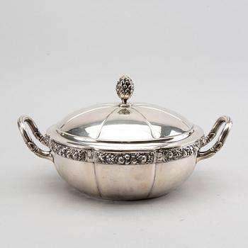 A 20th century sivler bowl with lid  mark of K Andersson Stockholm 1913, weight 1140 gr.