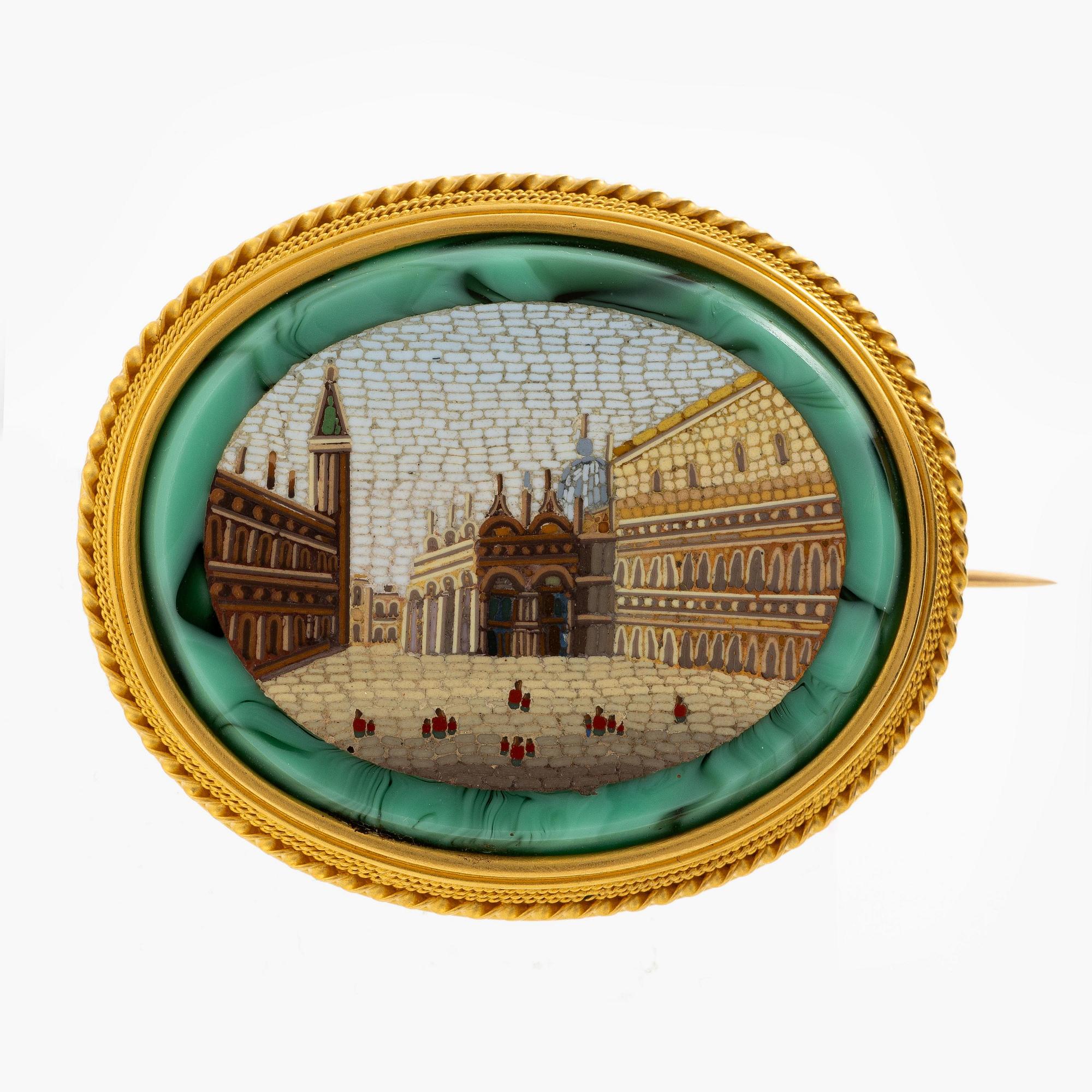 En brosch och ett par örhängen 18K guld med mikromosaiker. Alfred Ambrosius, Stockholm 1871 och 1872.