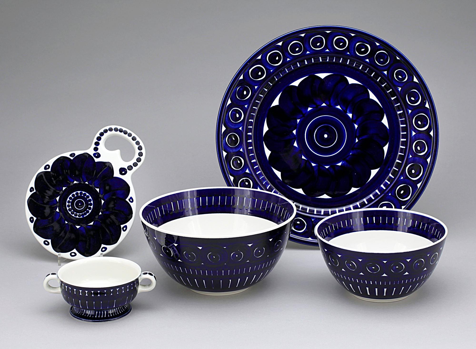 SERVIS, 52 delar, porslin, "Valencia", Ulla Procopé, Finland, 1970-tal.