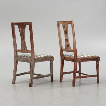 Stolar, ett par, gustavianska, omkring år 1800.