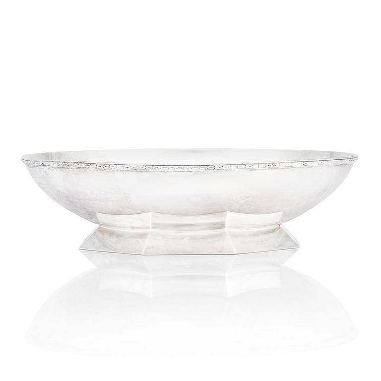 Wiwen Nilsson, a 900/1000 silver bowl, Lund, Sweden 1931.