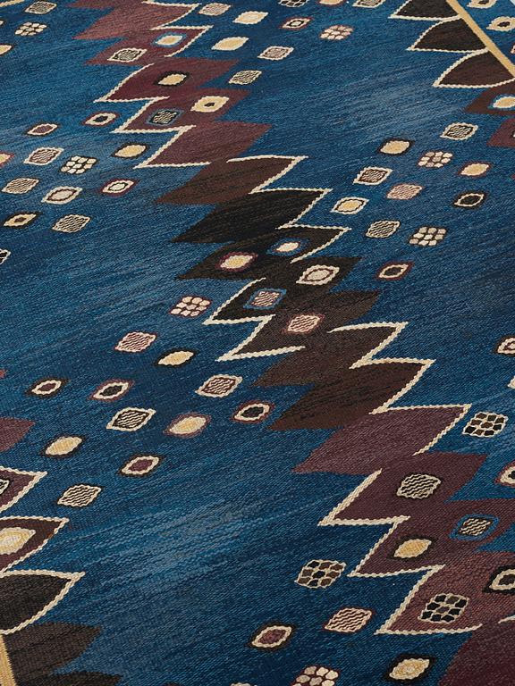 Barbro Nilsson, MATTO, "Snäckorna", flat weave, ca 229 x 151,5 cm, signed AB MMF BN.