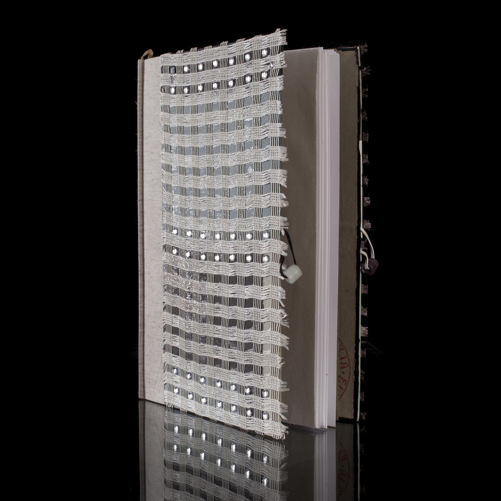 ELINA LIIKANEN
"Stor vinterbok"
Bok.