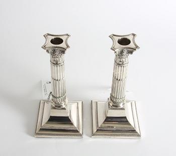 LJUSSTAKAR, ett par, silver, England Sheffield 1918.