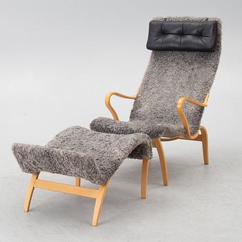 Bruno Mathsson, Armchair with footstool, "Miranda", Bruno Mathsson International, Värnamo, 2001.