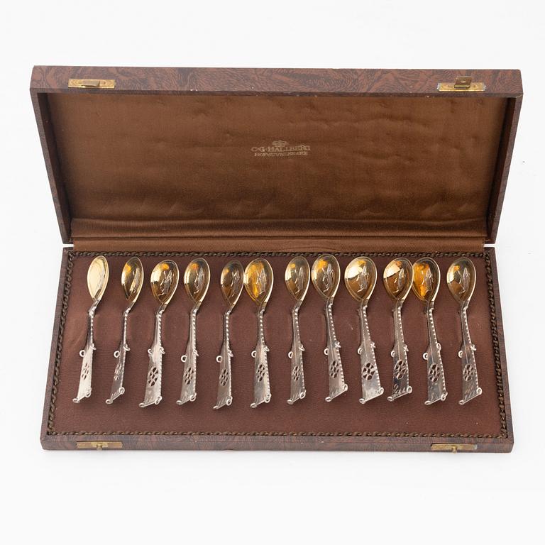 A set of twelve parcel gilt silver spoons, mark of Nya Guldsmedsaffären Göte Persson, Vilhelmina, Sweden 1946.