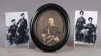 GLASNEGATIV MED FOTOKLICHÉER, 2 st samt TRYCK, Ryssland, 1800/1900-tal.