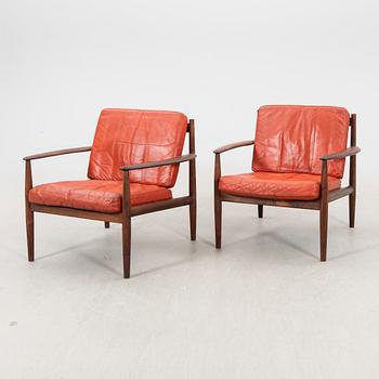 Grete Jalk, a pair of jacaranda amrchairs model no 118 from France & son Daverkosen 1950s.